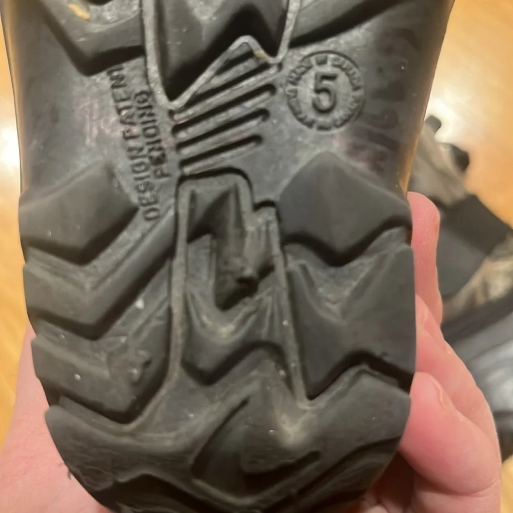 Kamik kids boys camouflage winter snow boots size 5 toddler.